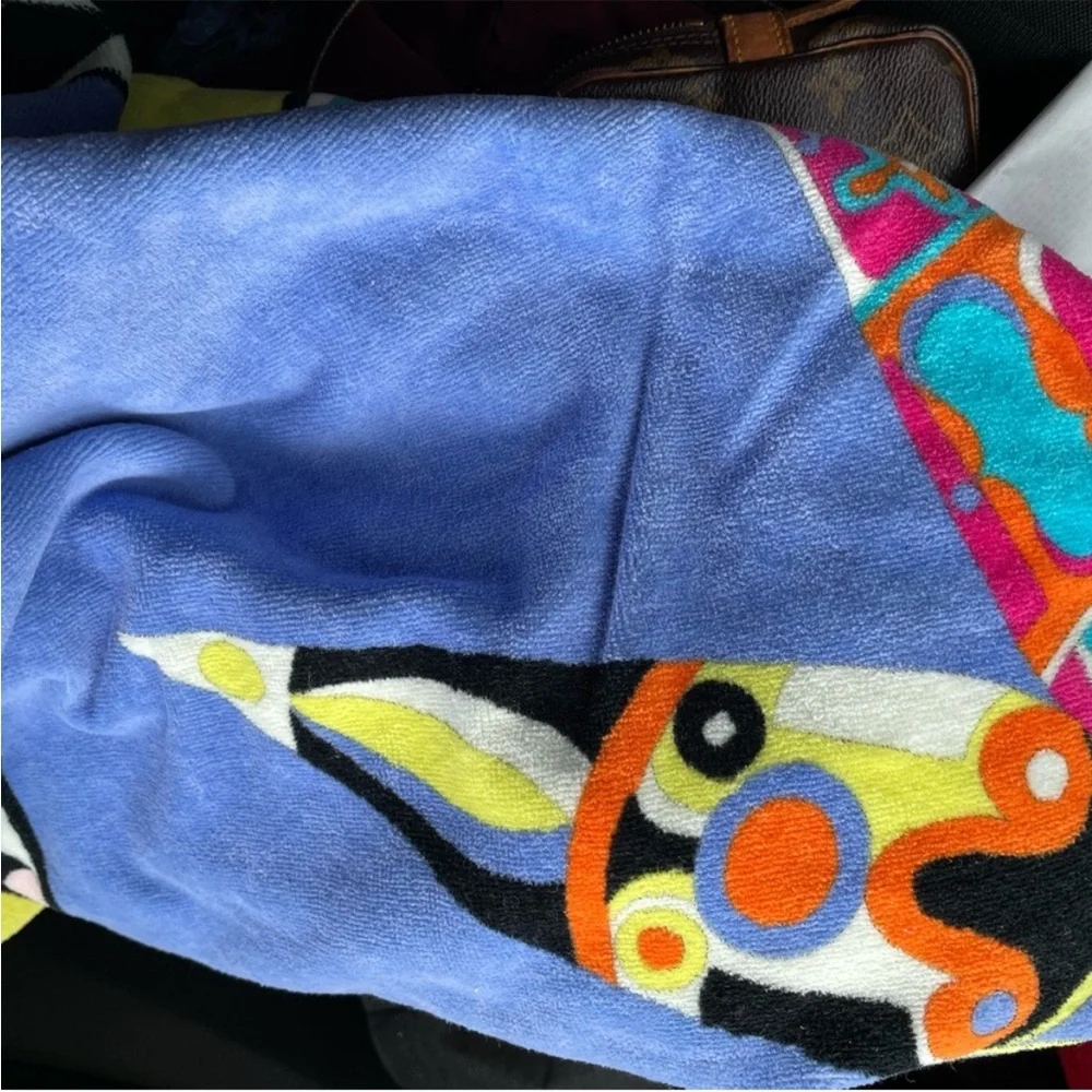 Emilio Pucci vibrant beach